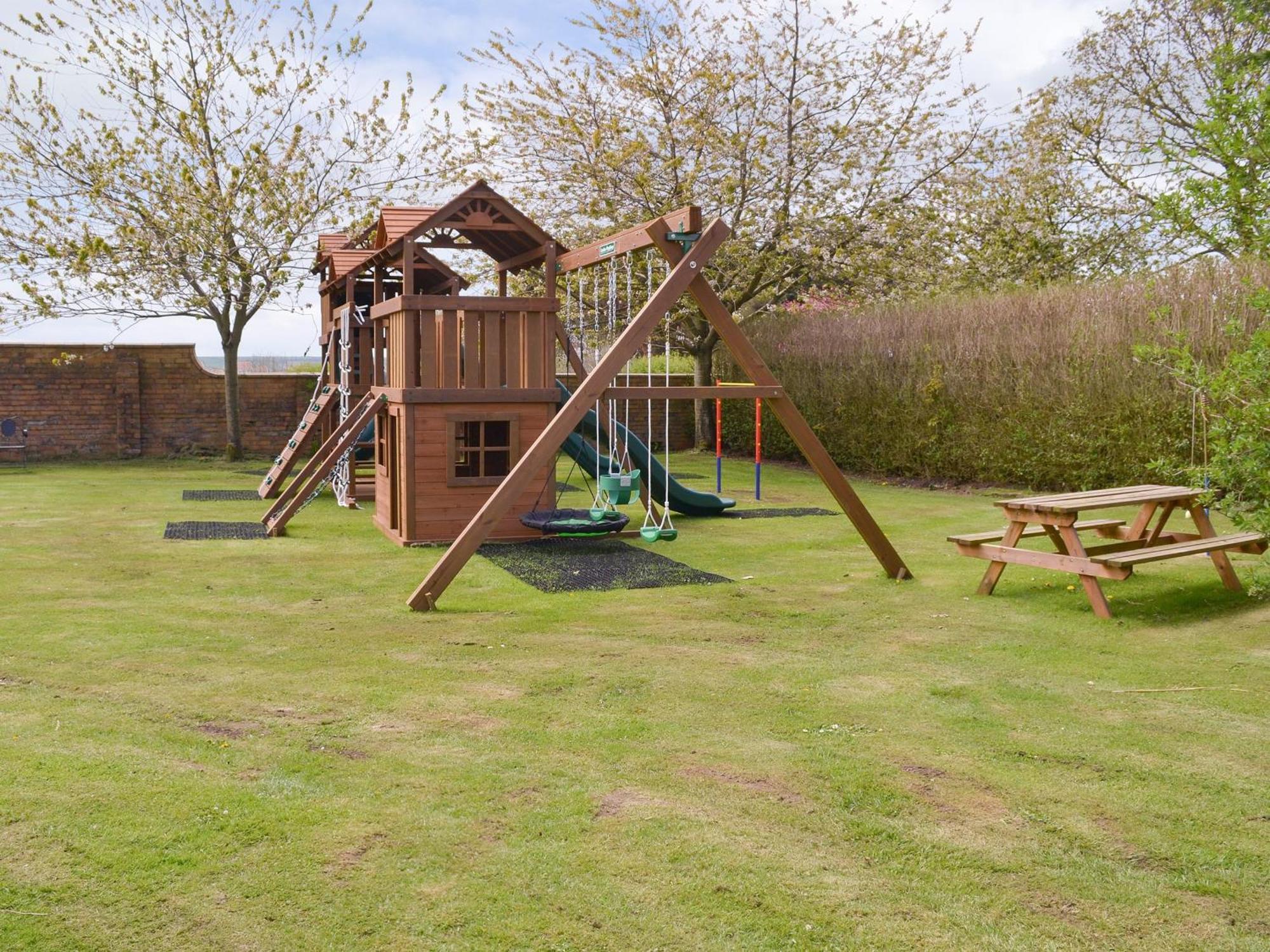 Eldin Hall Cottage 1 - Uk2483 Кейтон Экстерьер фото